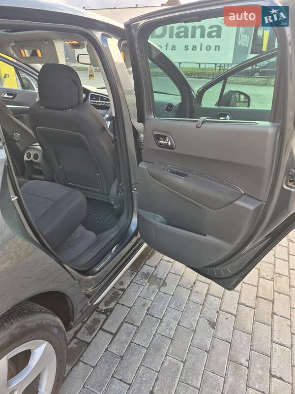 Внедорожник / Кроссовер Peugeot 3008 2011 в Тернополе