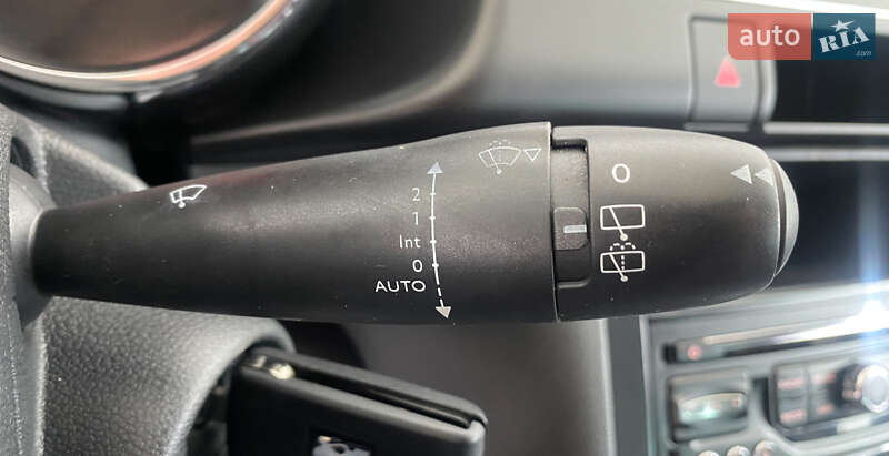 Внедорожник / Кроссовер Peugeot 3008 2016 в Львове фото 17 Внедорожник / Кроссовер Peugeot 3008 2016 в Львове