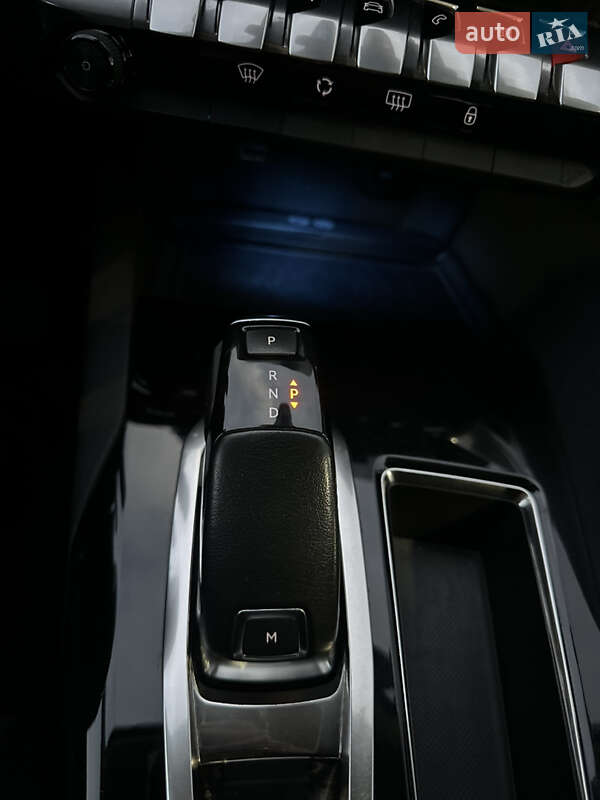 Внедорожник / Кроссовер Peugeot 3008 2020 в Киеве