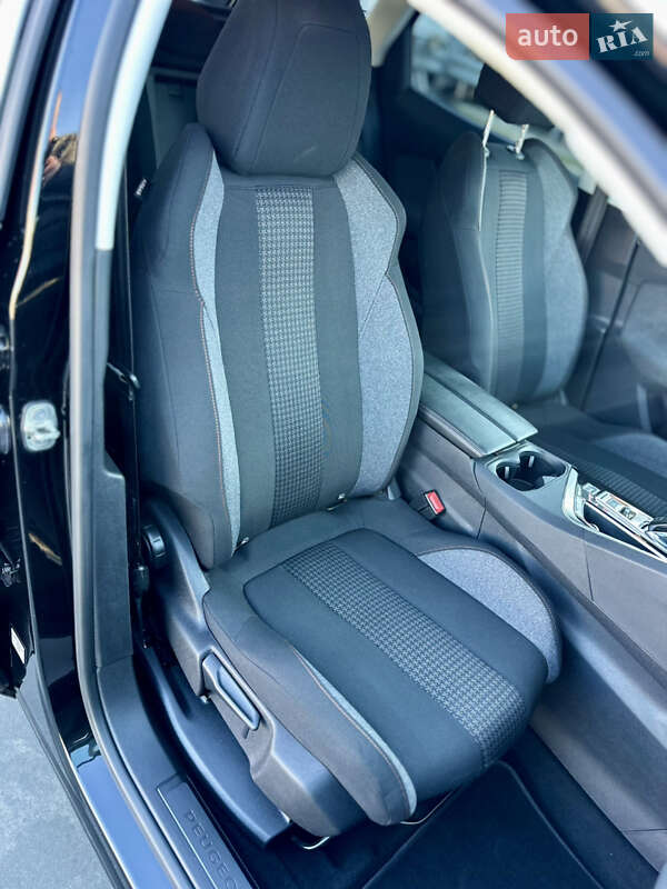 Внедорожник / Кроссовер Peugeot 3008 2020 в Киеве