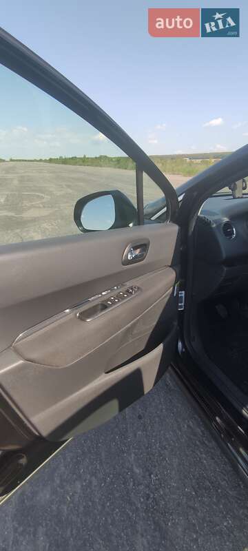 Позашляховик / Кросовер Peugeot 3008 2011 в Бару