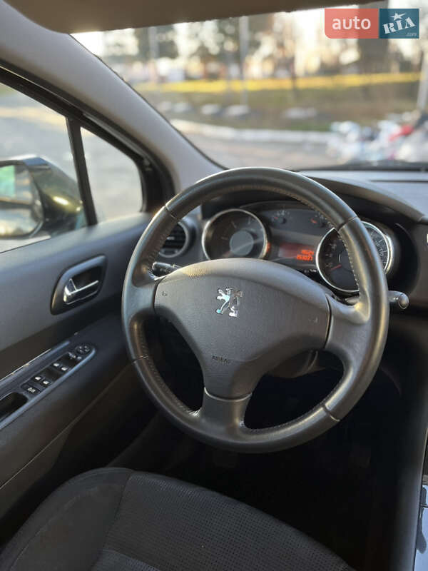 Позашляховик / Кросовер Peugeot 3008 2010 в Дубні