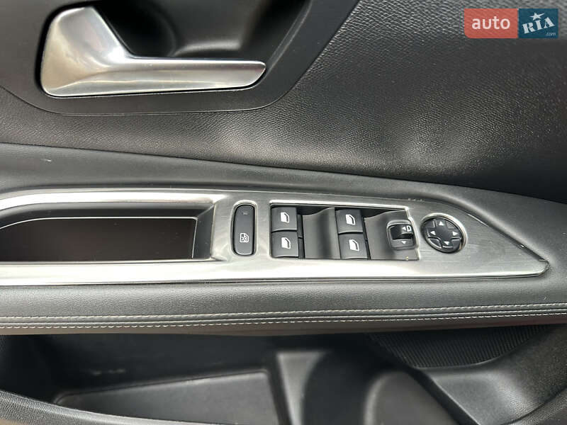 Внедорожник / Кроссовер Peugeot 3008 2020 в Киеве