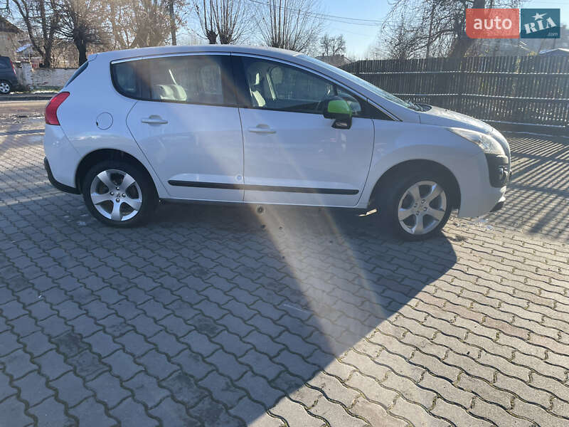 Внедорожник / Кроссовер Peugeot 3008 2011 в Калуше