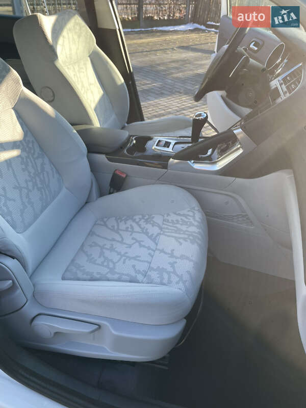 Внедорожник / Кроссовер Peugeot 3008 2011 в Калуше