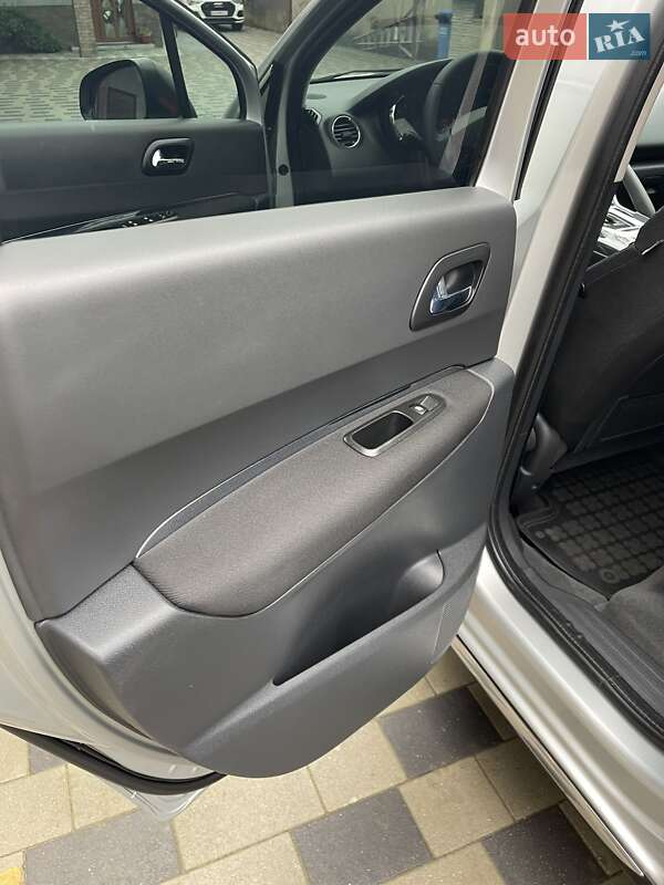 Внедорожник / Кроссовер Peugeot 3008 2010 в Мукачево фото 19 Внедорожник / Кроссовер Peugeot 3008 2010 в Мукачево