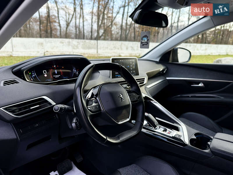 Внедорожник / Кроссовер Peugeot 3008 2017 в Луцке
