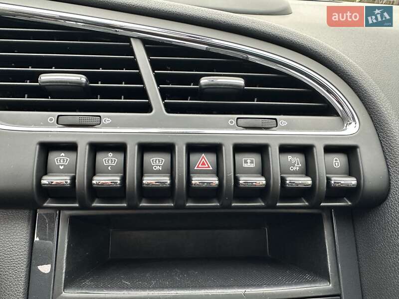 Внедорожник / Кроссовер Peugeot 3008 2016 в Луцке