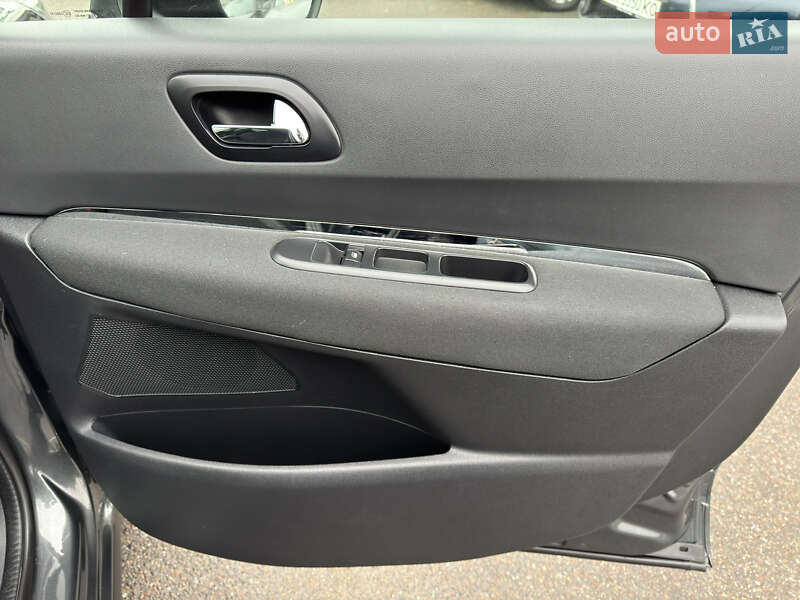 Внедорожник / Кроссовер Peugeot 3008 2015 в Киеве фото 37 Внедорожник / Кроссовер Peugeot 3008 2015 в Киеве