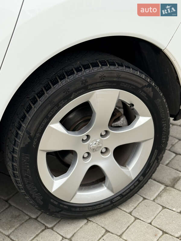 Позашляховик / Кросовер Peugeot 3008 2015 в Старокостянтинові