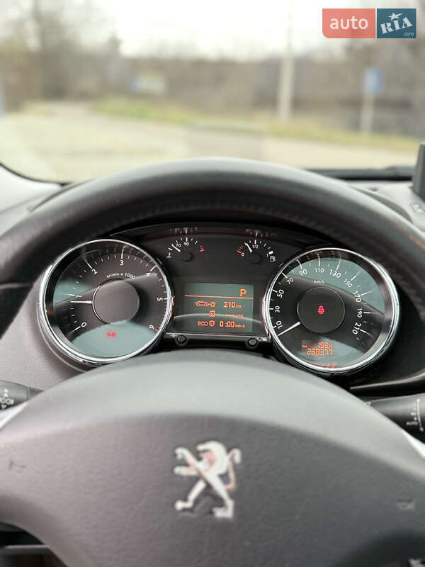 Позашляховик / Кросовер Peugeot 3008 2015 в Старокостянтинові