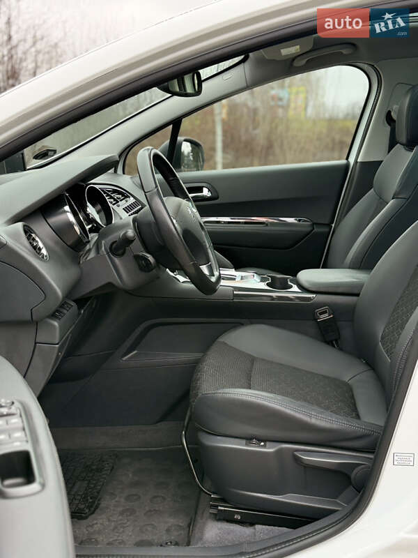 Позашляховик / Кросовер Peugeot 3008 2015 в Старокостянтинові