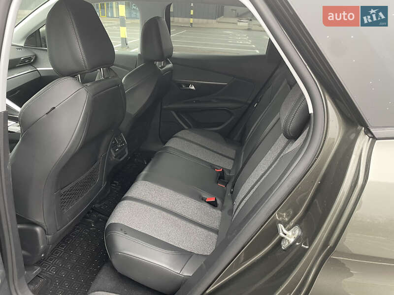 Внедорожник / Кроссовер Peugeot 3008 2019 в Киеве