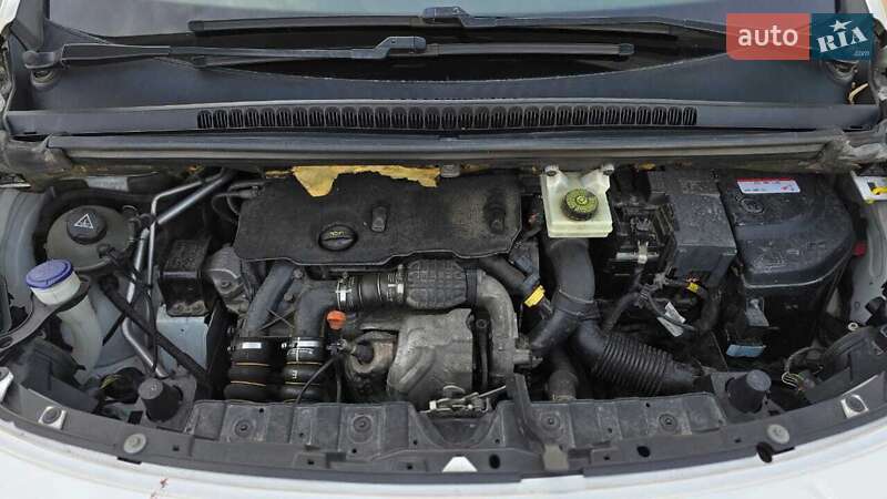 Внедорожник / Кроссовер Peugeot 3008 2014 в Львове фото 13 Внедорожник / Кроссовер Peugeot 3008 2014 в Львове