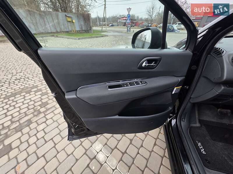 Позашляховик / Кросовер Peugeot 3008 2016 в Івано-Франківську