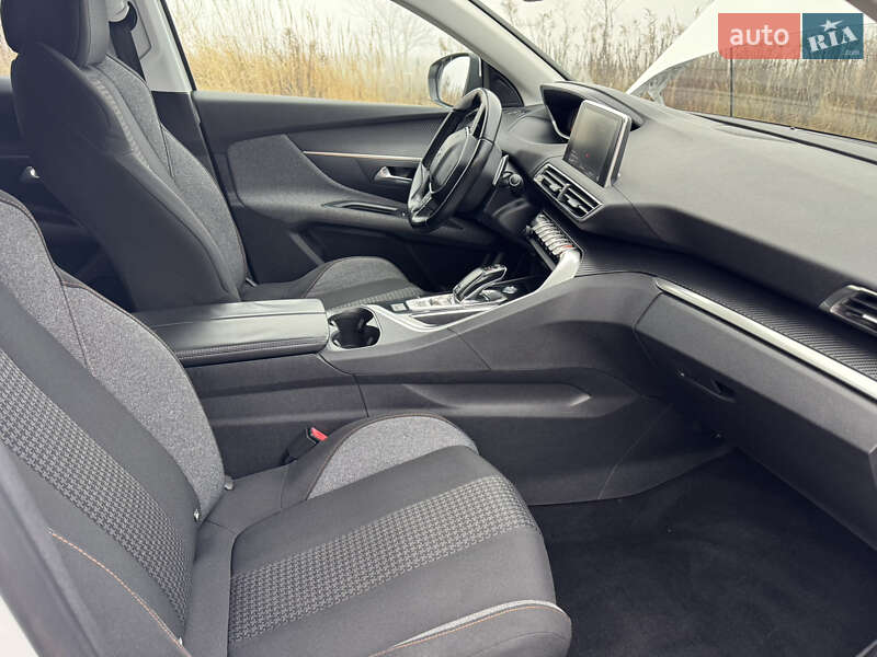 Позашляховик / Кросовер Peugeot 3008 2017 в Рівному