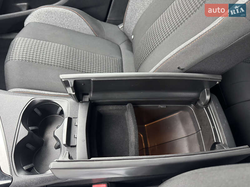 Позашляховик / Кросовер Peugeot 3008 2017 в Рівному