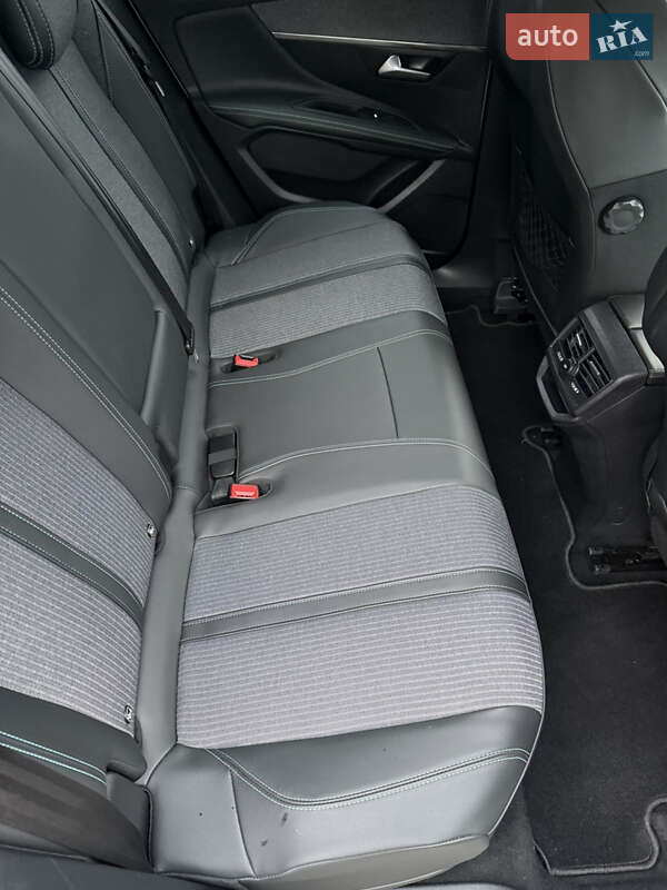 Позашляховик / Кросовер Peugeot 3008 2021 в Луцьку