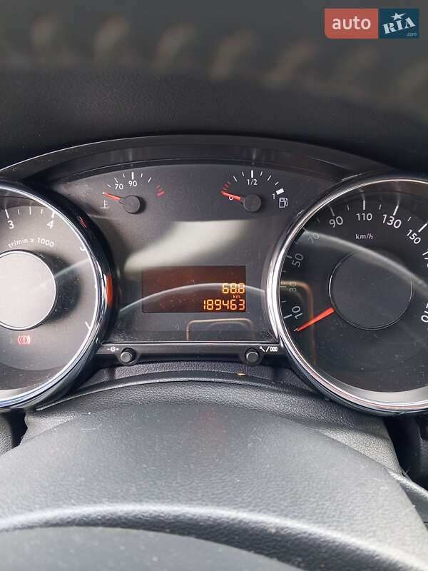 Позашляховик / Кросовер Peugeot 3008 2010 в Косові