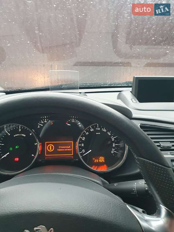 Позашляховик / Кросовер Peugeot 3008 2016 в Луцьку