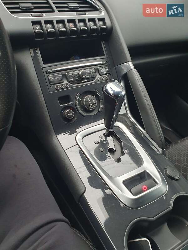 Позашляховик / Кросовер Peugeot 3008 2016 в Луцьку