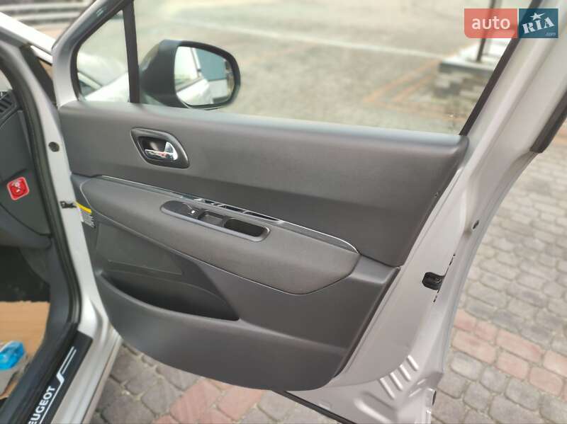 Позашляховик / Кросовер Peugeot 3008 2013 в Тернополі