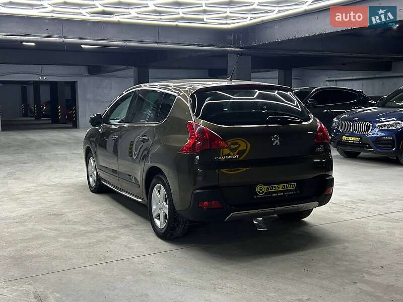 Позашляховик / Кросовер Peugeot 3008 2011 в Чернівцях