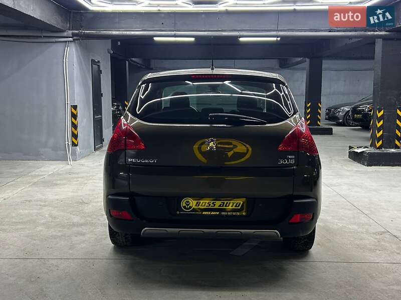 Позашляховик / Кросовер Peugeot 3008 2011 в Чернівцях