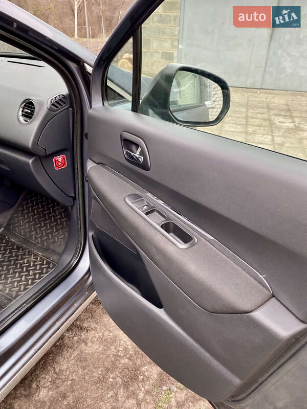 Внедорожник / Кроссовер Peugeot 3008 2011 в Згуровке