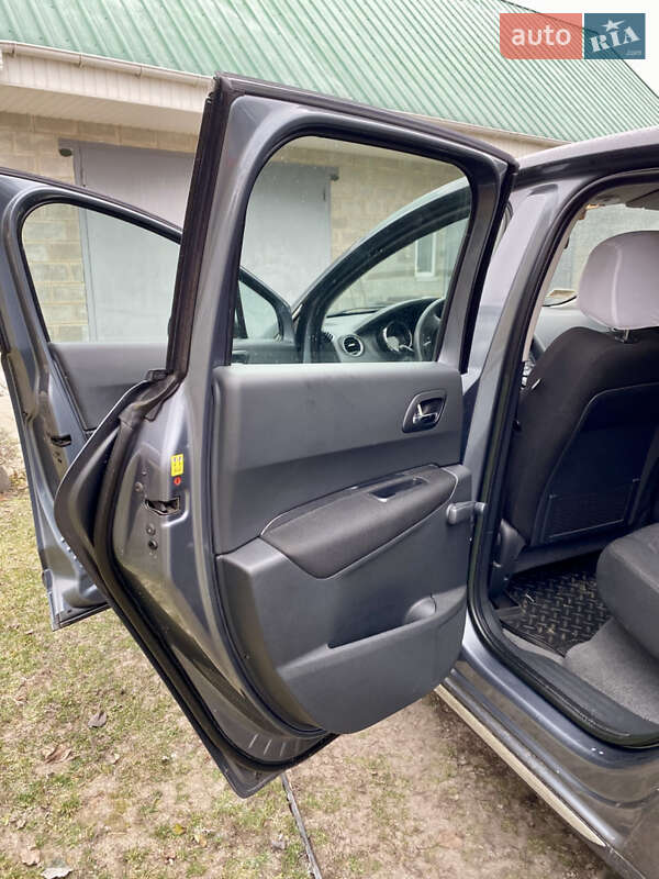 Внедорожник / Кроссовер Peugeot 3008 2011 в Згуровке