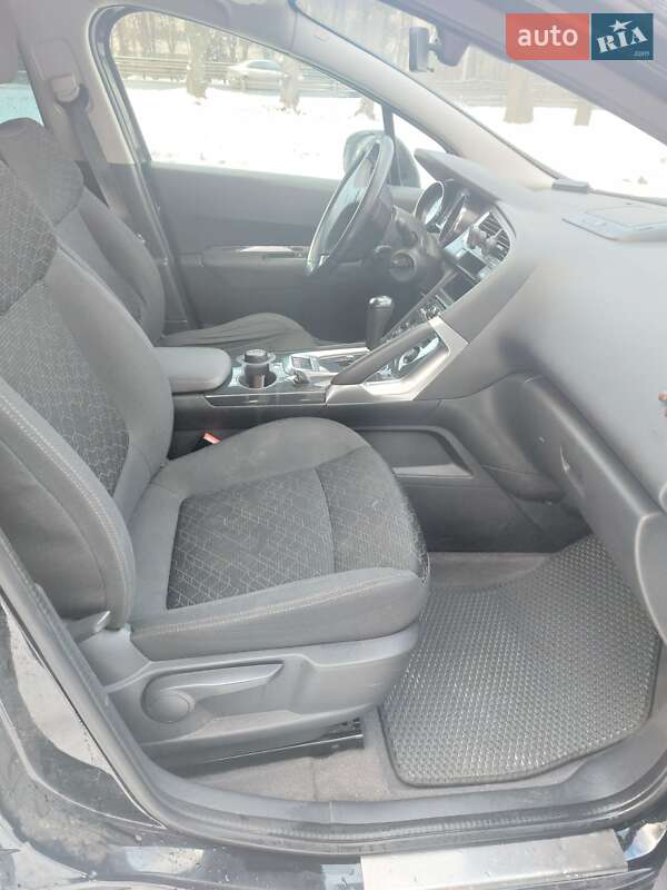 Внедорожник / Кроссовер Peugeot 3008 2015 в Киеве