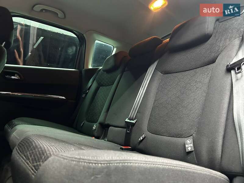 Позашляховик / Кросовер Peugeot 3008 2016 в Чернівцях