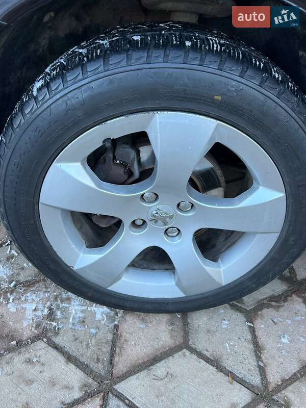 Позашляховик / Кросовер Peugeot 3008 2011 в Коломиї