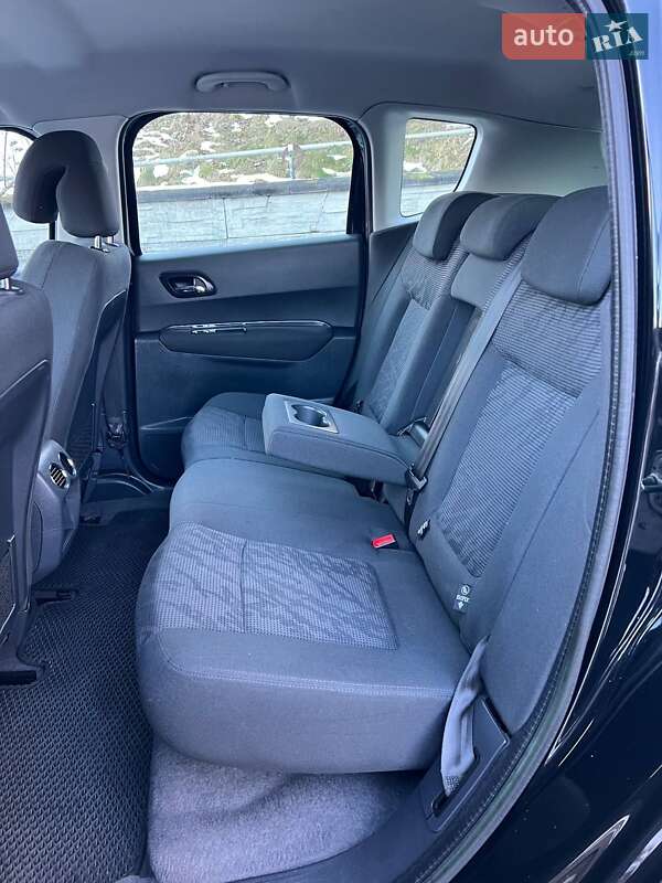 Позашляховик / Кросовер Peugeot 3008 2011 в Коломиї