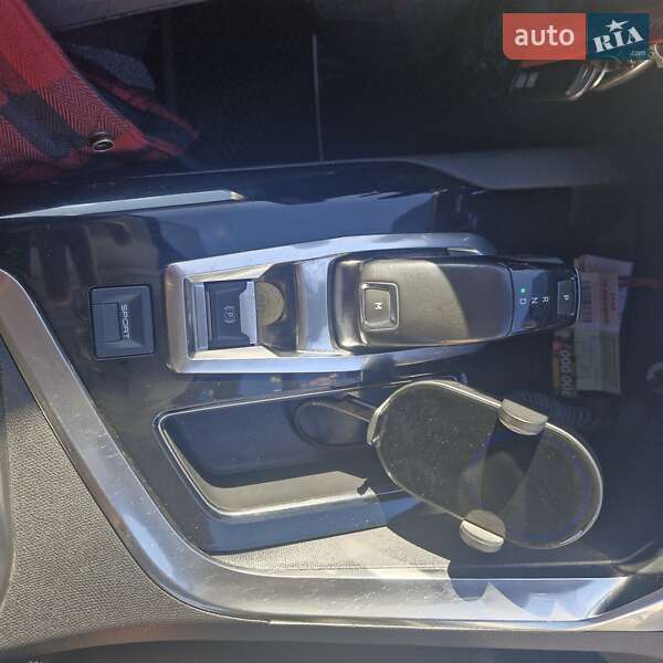 Внедорожник / Кроссовер Peugeot 3008 2017 в Староконстантинове