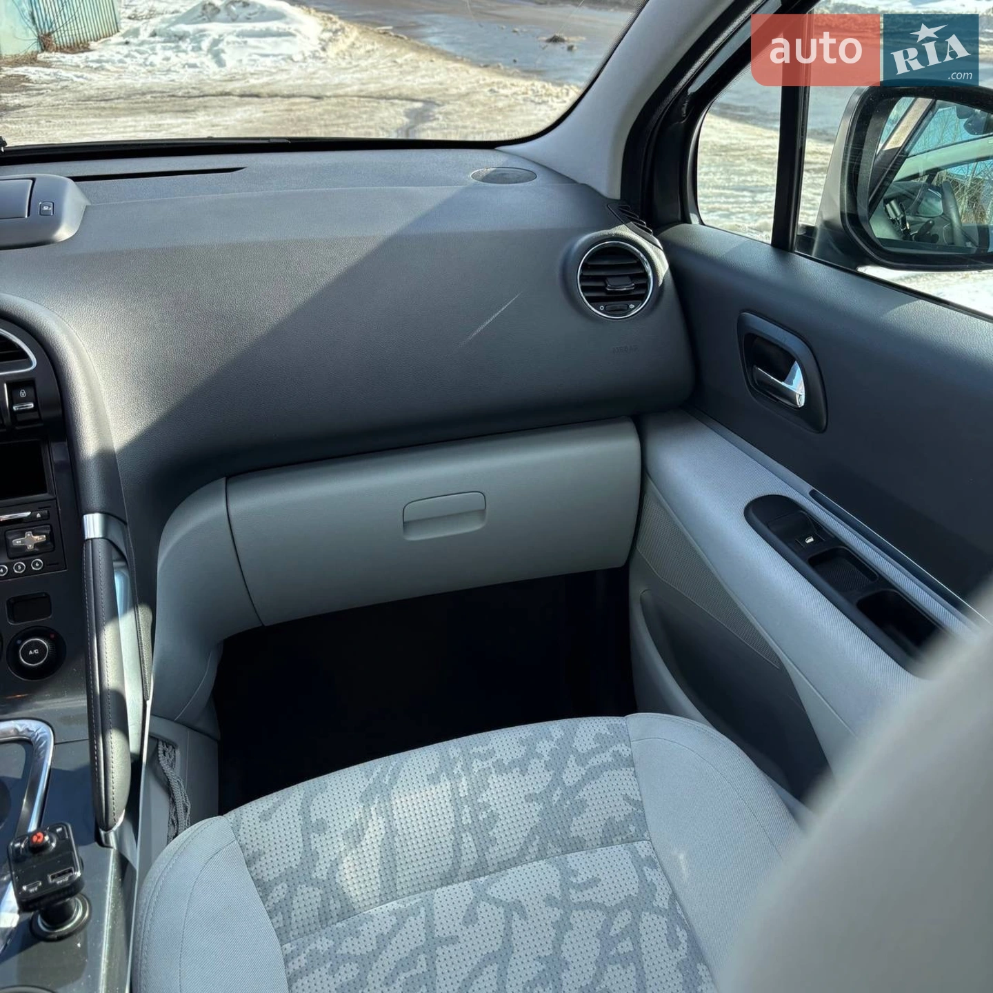 2011 Peugeot 3008 - мініатюра 12