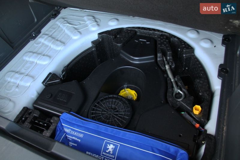 Внедорожник / Кроссовер Peugeot 3008 2013 в Сарнах