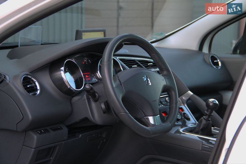 Внедорожник / Кроссовер Peugeot 3008 2013 в Сарнах