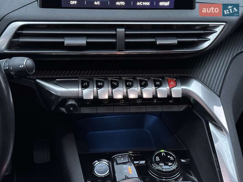 Внедорожник / Кроссовер Peugeot 3008 2017 в Киеве