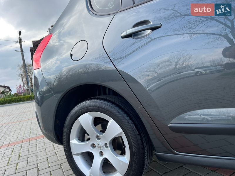 Внедорожник / Кроссовер Peugeot 3008 2011 в Золочеве