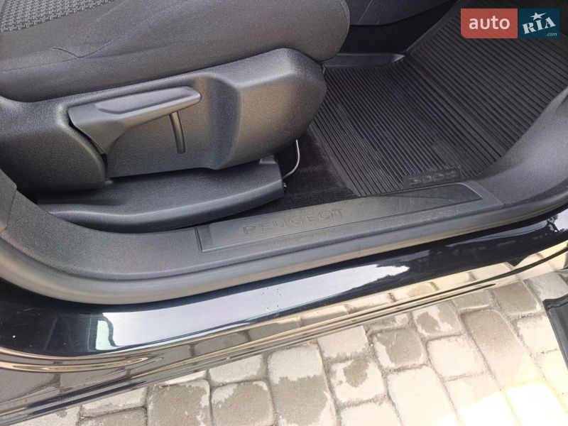 Внедорожник / Кроссовер Peugeot 3008 2019 в Вишневце