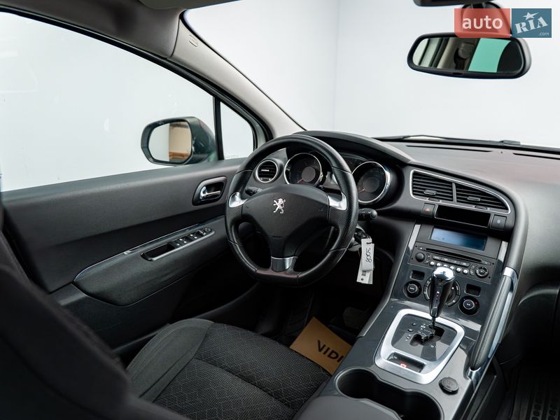 Внедорожник / Кроссовер Peugeot 3008 2016 в Киеве