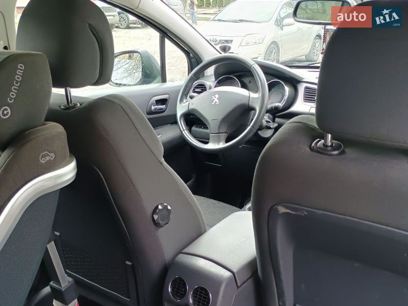 Внедорожник / Кроссовер Peugeot 3008 2014 в Ивано-Франковске