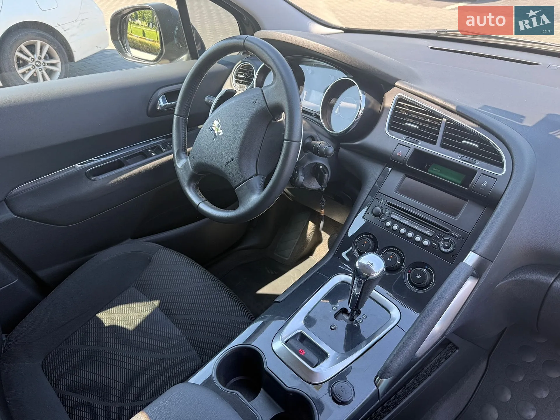 2011 Peugeot 3008 - мініатюра 10