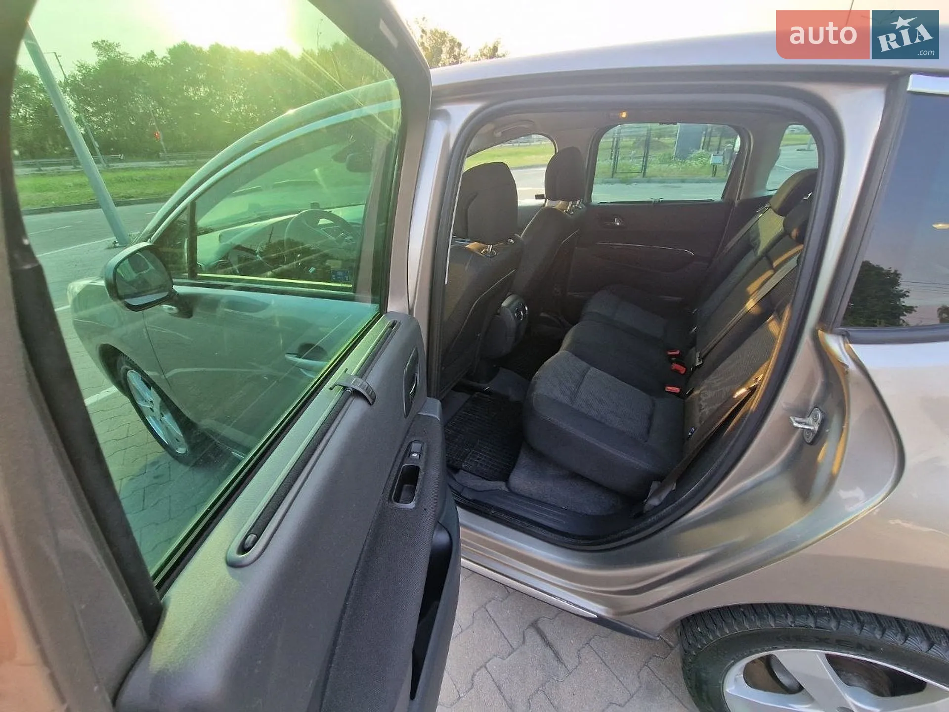 2010 Peugeot 3008 - мініатюра 15