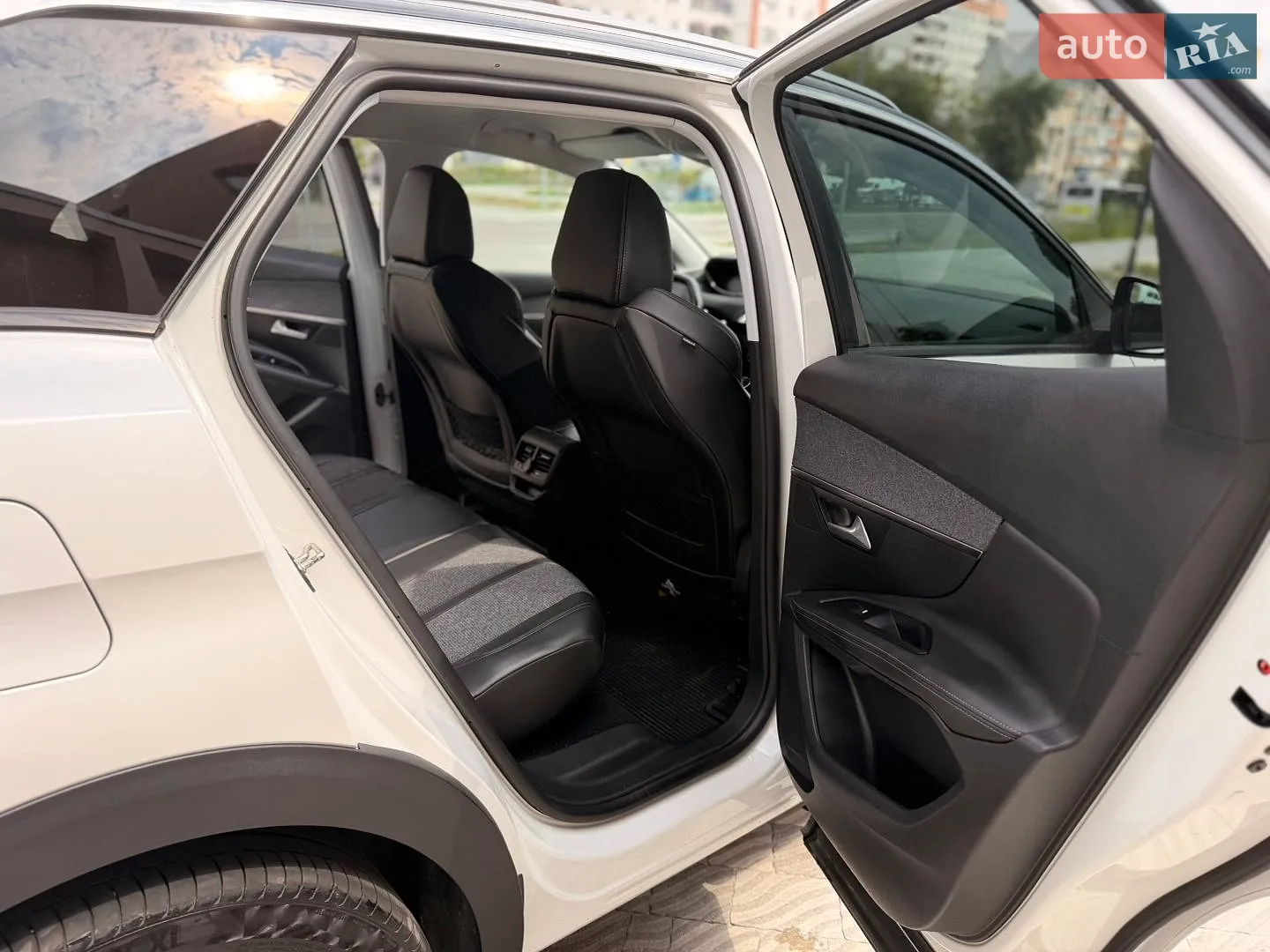 2017 Peugeot 3008 - мініатюра 14