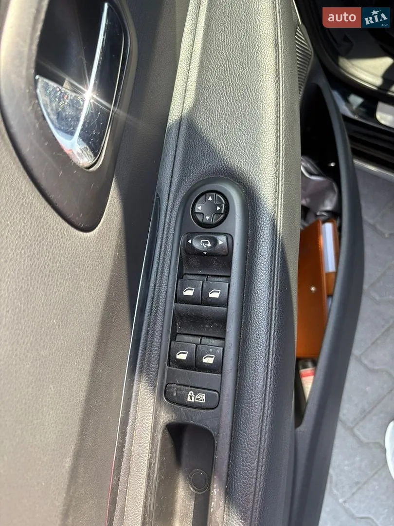 2011 Peugeot 3008 - мініатюра 28