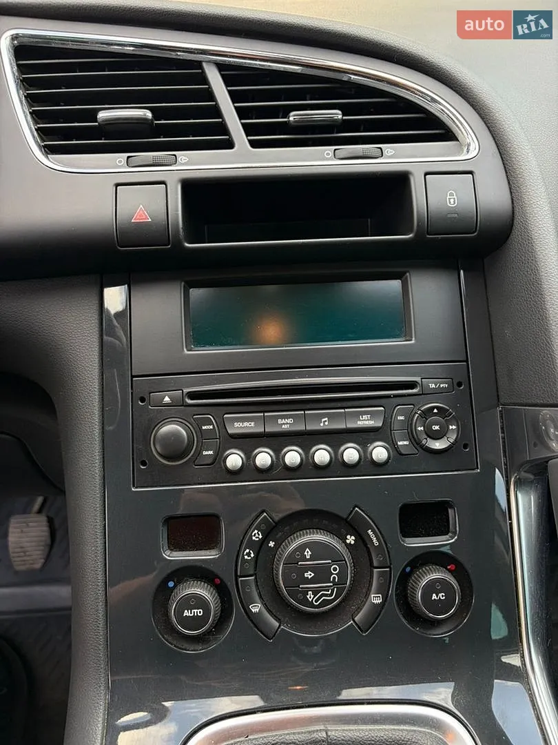 2011 Peugeot 3008 - мініатюра 10