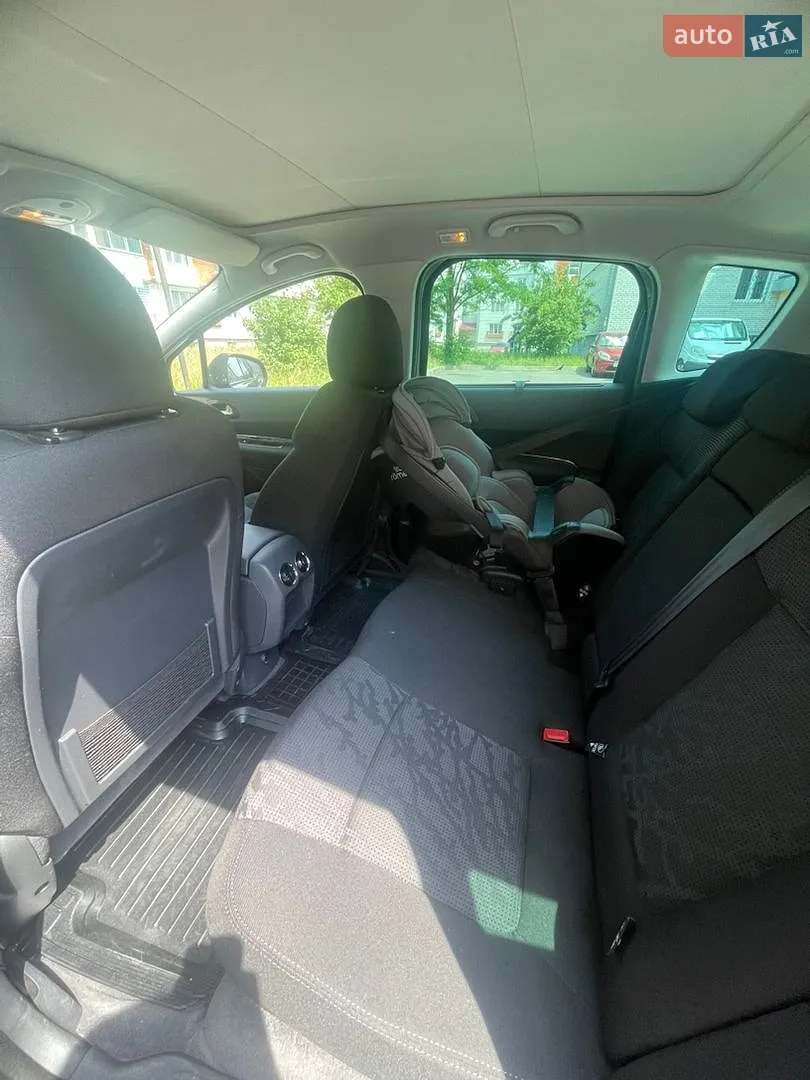2011 Peugeot 3008 - мініатюра 12