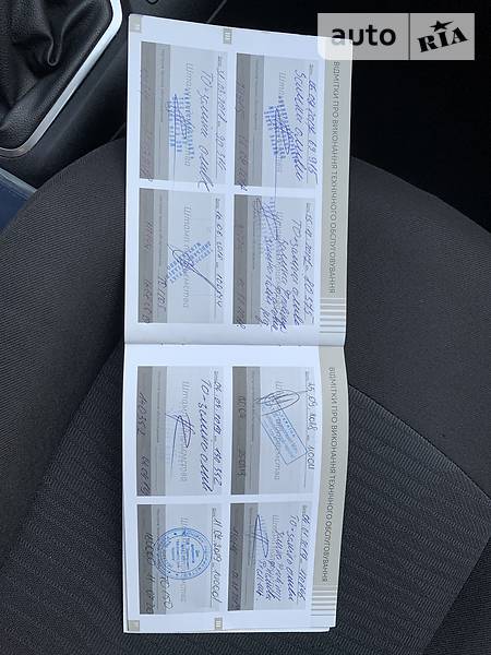 Седан Peugeot 301 2015 в Києві